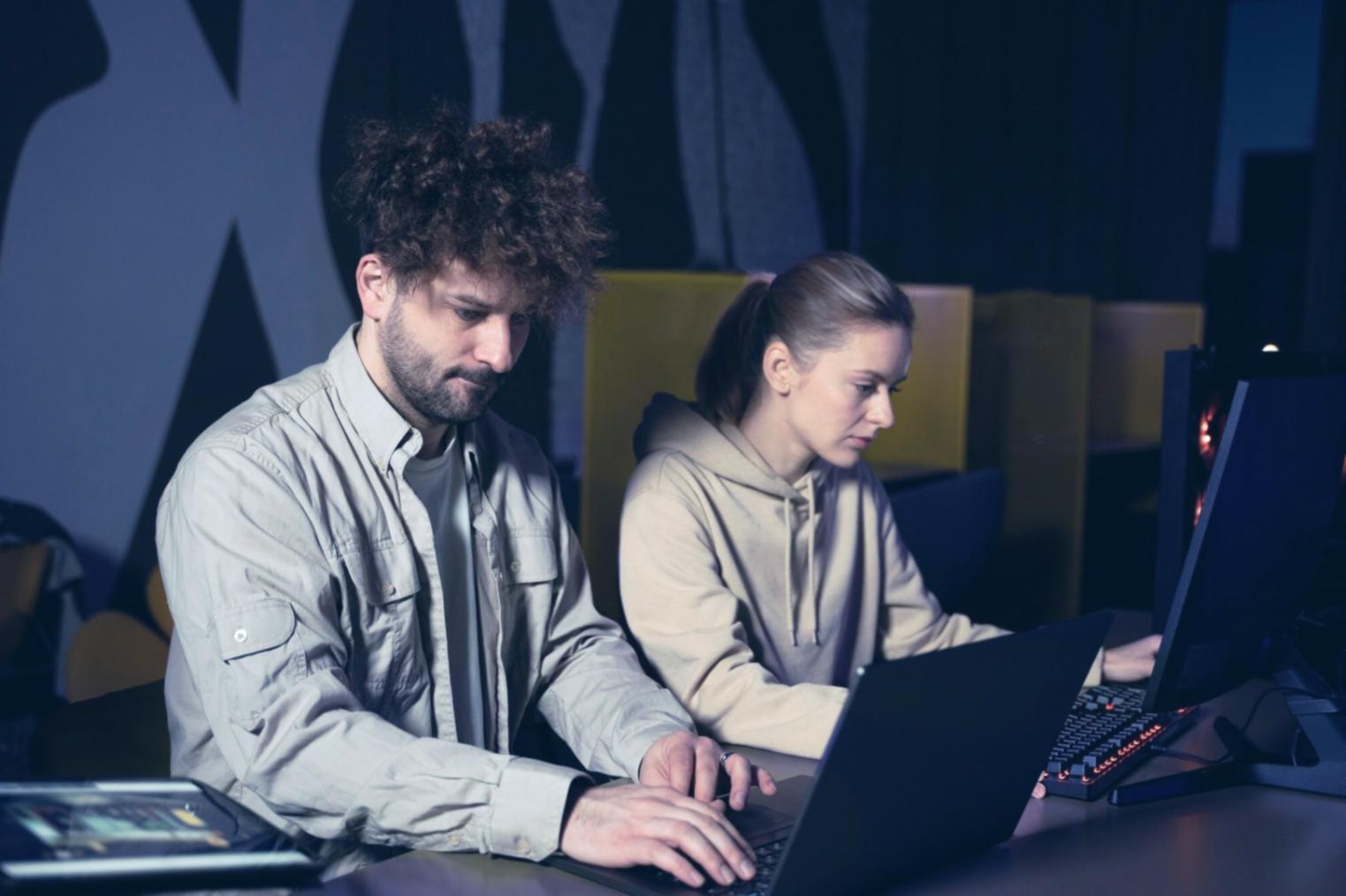 Strukturierter Arbeitsplatz für 3D-Künstler